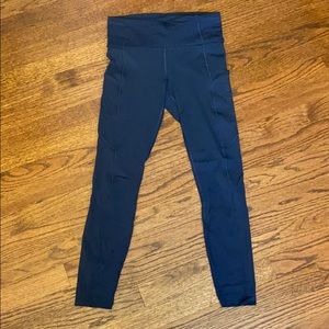 Fast and Free Tight 25” Size 6
